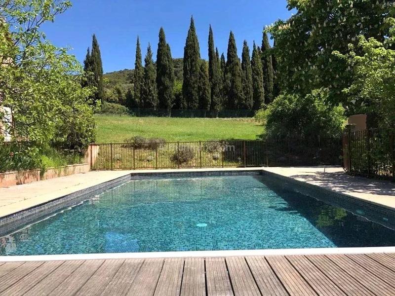 Maison - 433 m² - 15 pièces