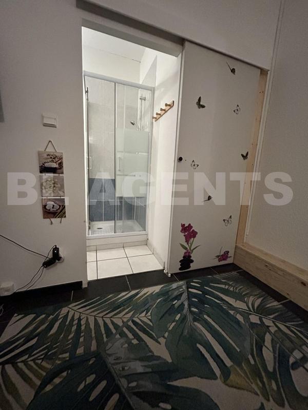 Appartement - 100 m² - 2 pièces