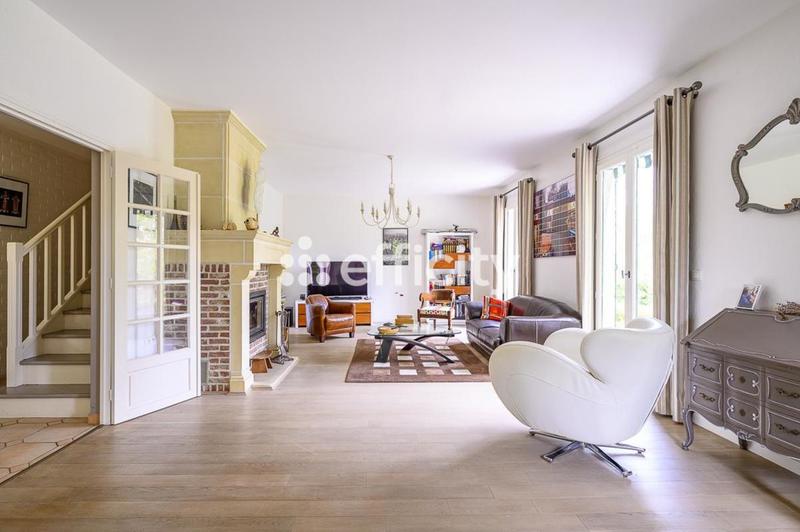 Maison - 200 m² - 9 pièces