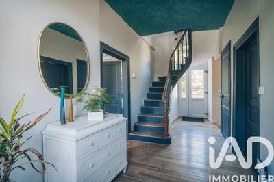 Maison - 328 m² - 12 pièces