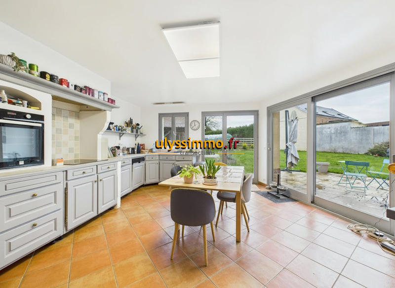 Maison traditionnelle - 201 m² - 8 pièces