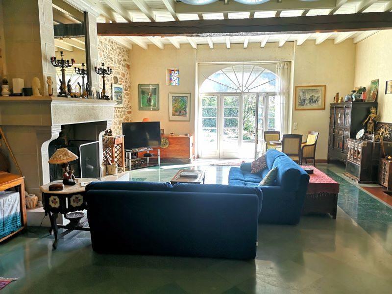 Maison ancienne - 447 m² - 16 pièces