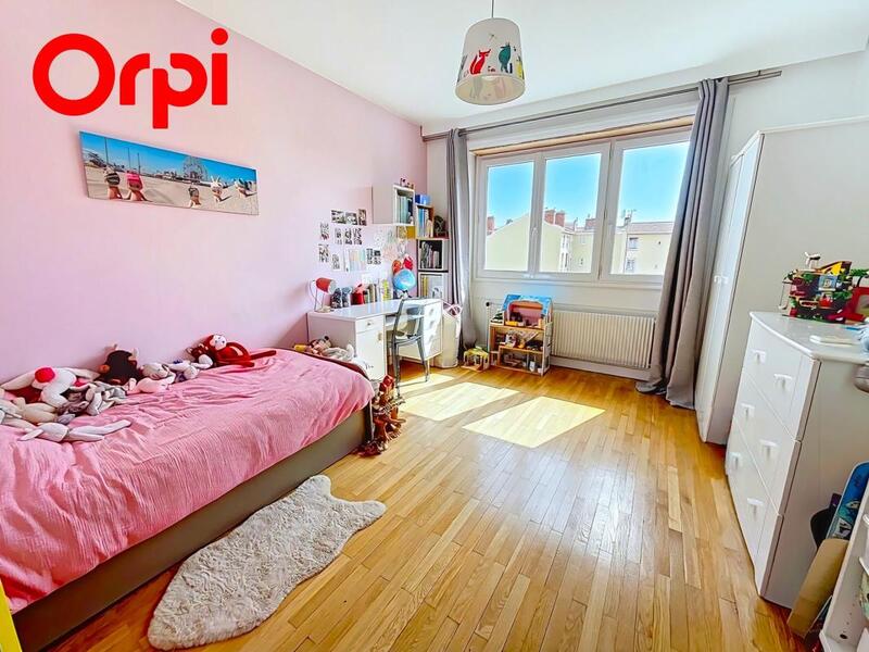 Appartement - 93 m² - 4 pièces