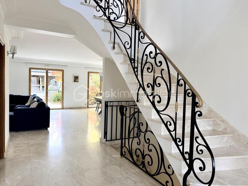 Villa - 180 m² - 5 pièces