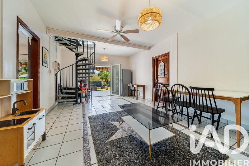 Maison - 235 m² - 7 pièces