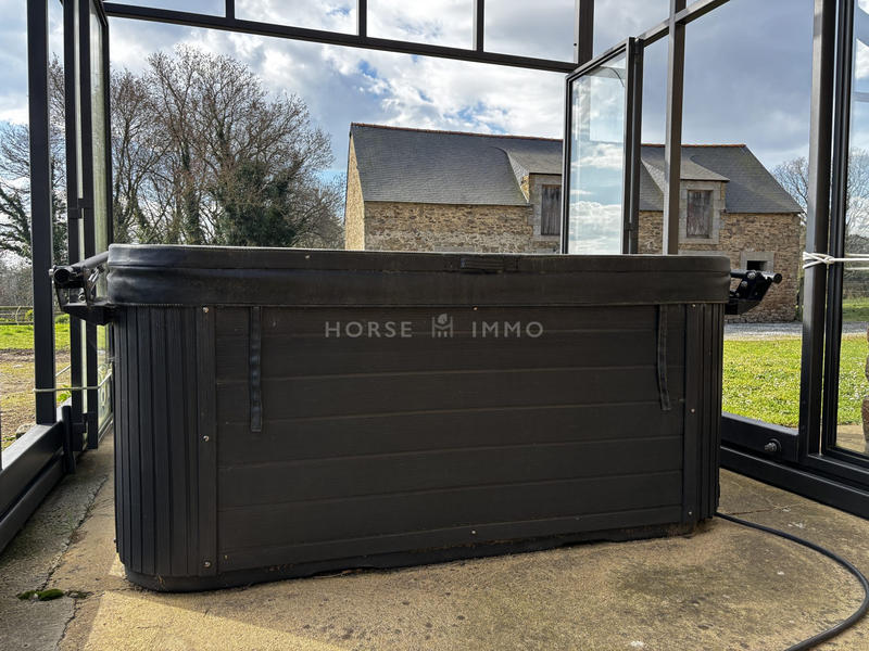 Maison - 418 m² - 12 pièces