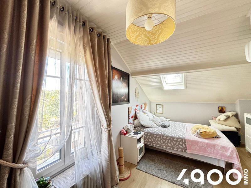 Maison - 92 m² - 6 pièces