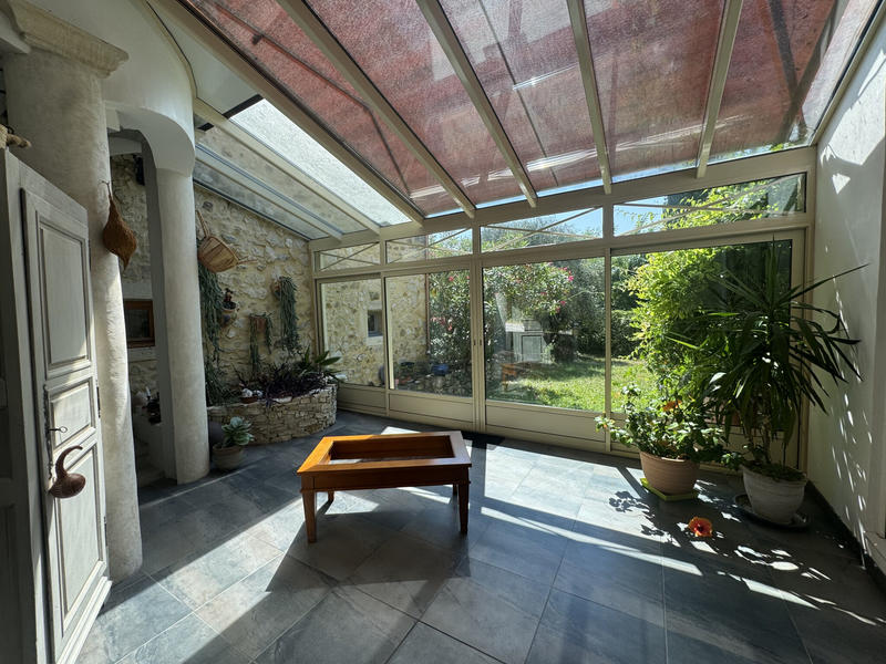 Maison - 325 m² - 11 pièces