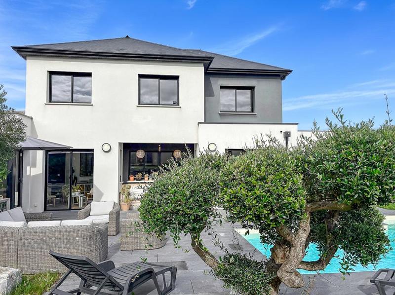 Maison - 185 m² - 6 pièces