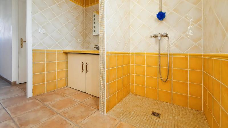 Maison - 204 m² - 5 pièces