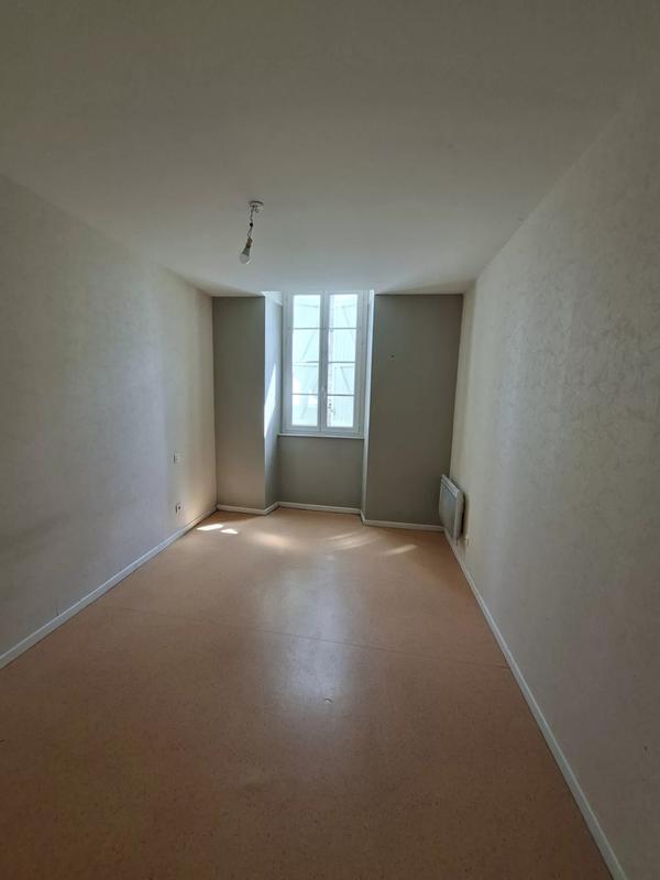 Maison - 113 m² - 9 pièces