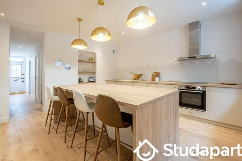 Chambre - 184 m² - 1 pièce