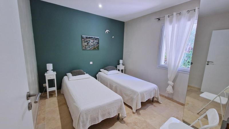 Maison - 221 m² - 9 pièces