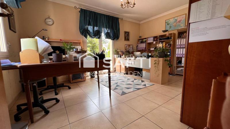 Maison - 267 m² - 9 pièces