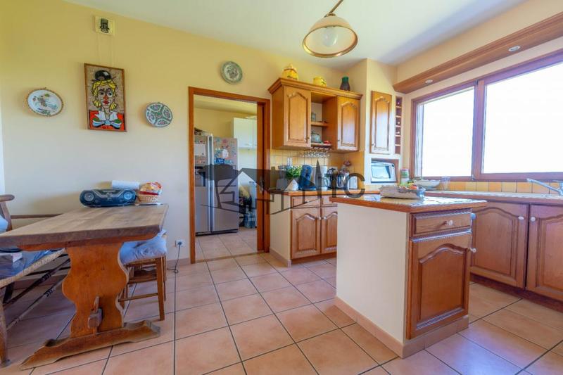 Maison - 216 m² - 7 pièces