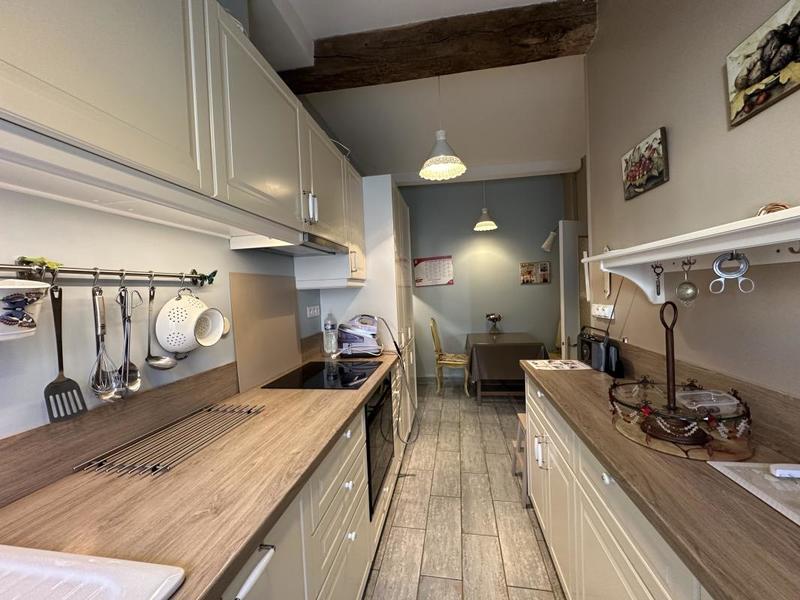 Maison en pierre - 210 m² - 5 pièces