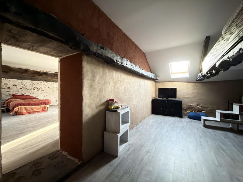 Maison - 261 m² - 8 pièces