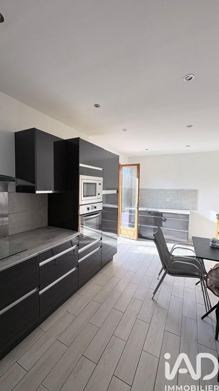 Maison - 164 m² - 9 pièces