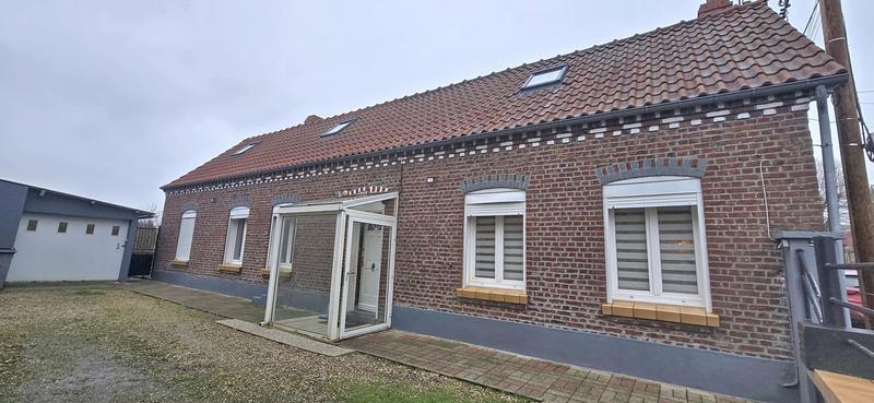 Maison - 80 m² - 5 pièces