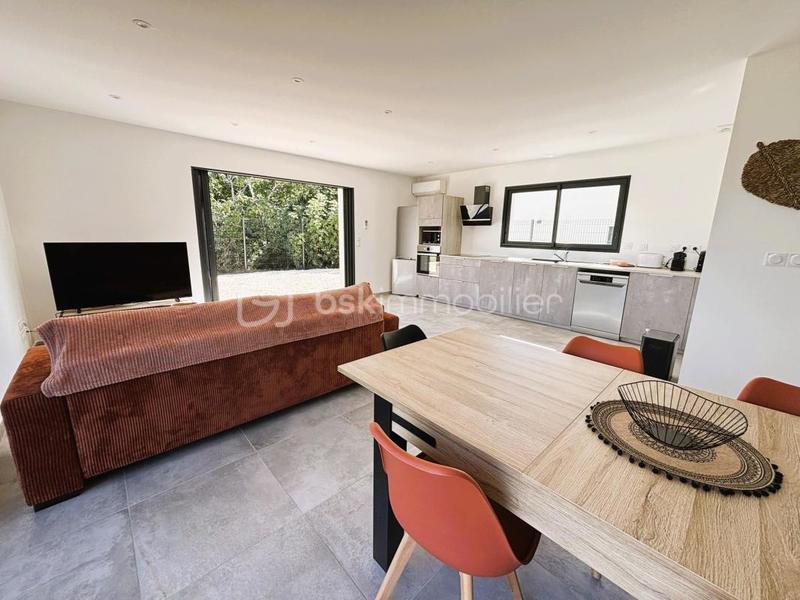 Villa - 95 m² - 4 pièces