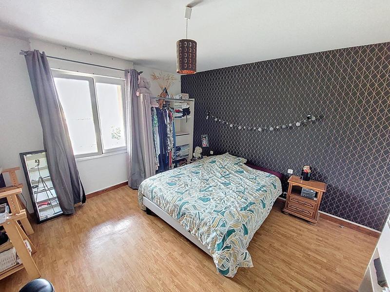 Maison - 230 m² - 7 pièces