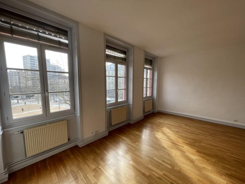 Appartement - 60 m² - 2 pièces