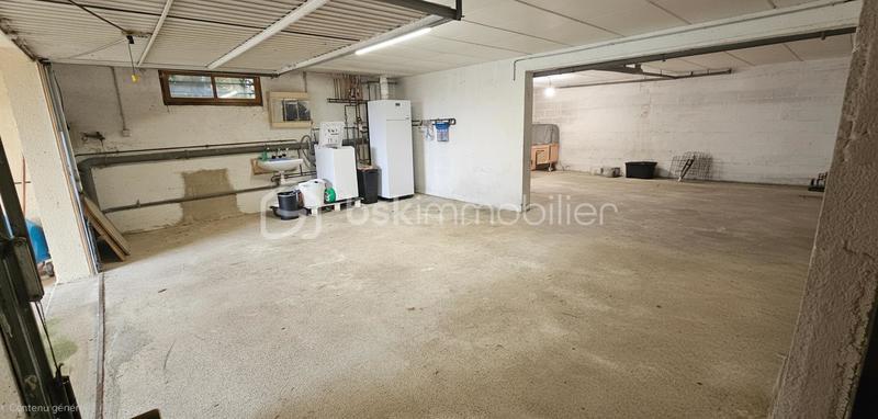 Demeure - 241 m² - 8 pièces