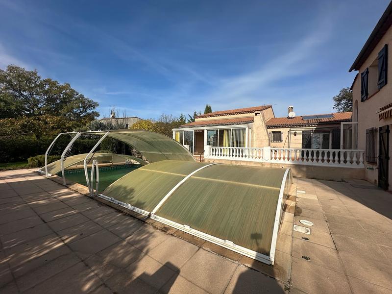 Villa - 182 m² - 8 pièces