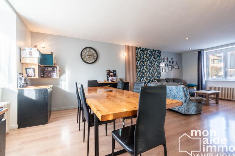 Maison traditionnelle - 163 m² - 6 pièces