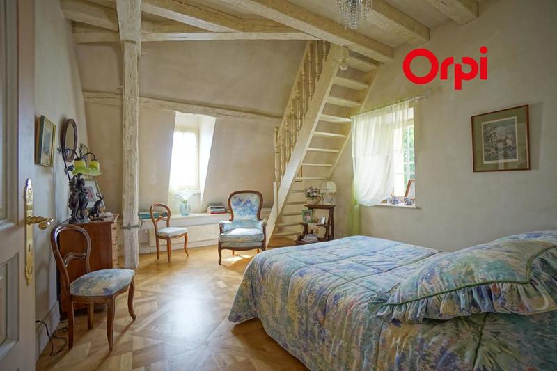 Propriété - 360 m² - 8 pièces