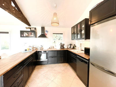 Maison - 210 m² - 6 pièces