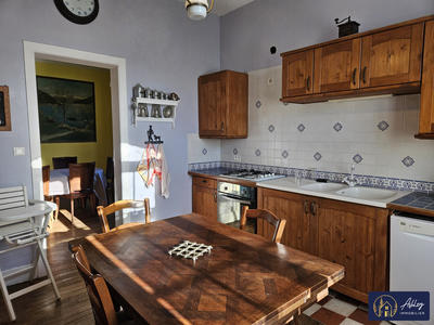 Maison ancienne - 170 m² - 9 pièces