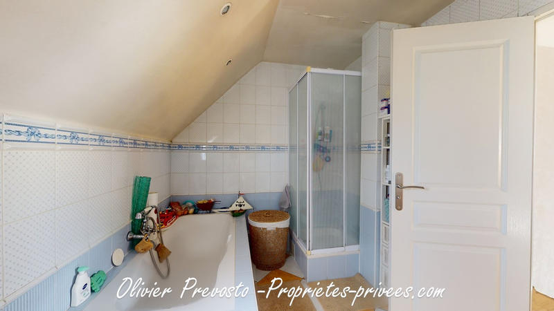 Maison - 240 m² - 10 pièces