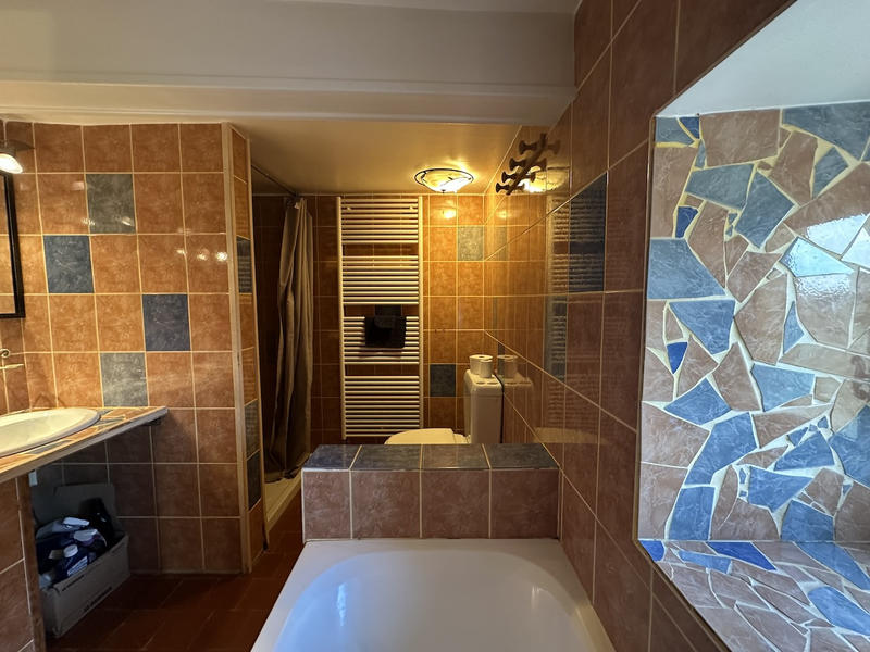 Maison - 230 m² - 7 pièces