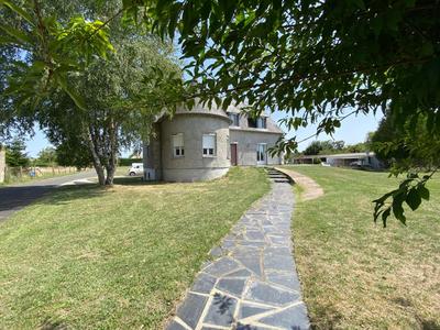 Maison - 204 m² - 8 pièces