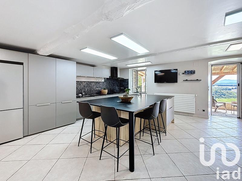 Maison - 660 m² - 16 pièces