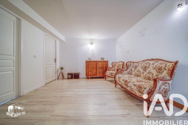 Maison - 247 m² - 7 pièces