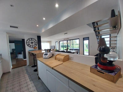 Maison - 169 m² - 5 pièces