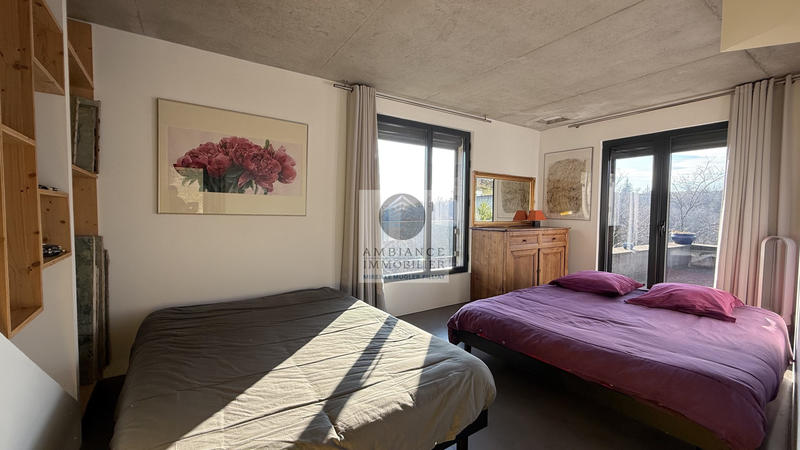 Maison - 241 m² - 8 pièces