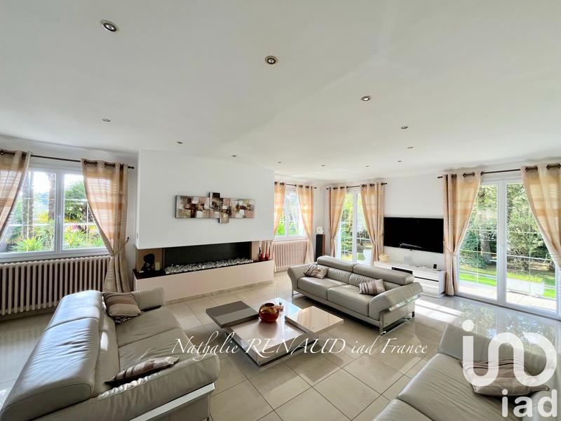 Maison - 187 m² - 8 pièces