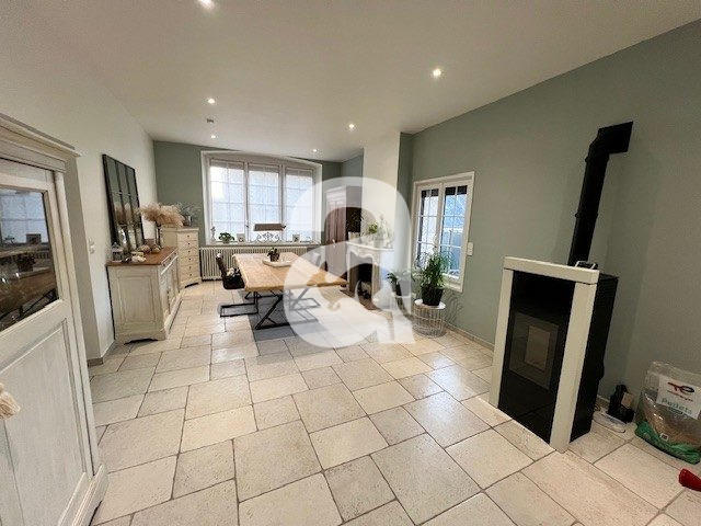 Maison ancienne - 240 m² - 10 pièces