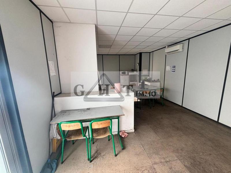 Entrepôt - 4 970 m²