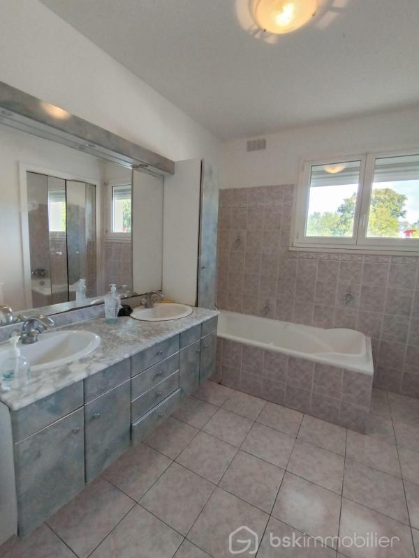 Propriété - 134 m² - 6 pièces