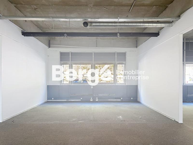 Entrepôt - 1 330 m²