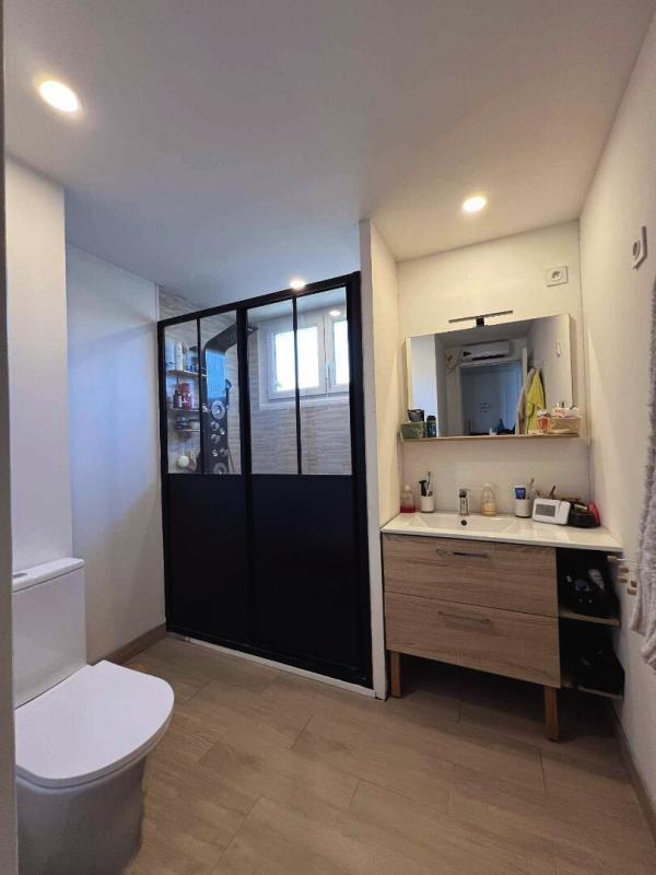 Maison - 230 m² - 9 pièces