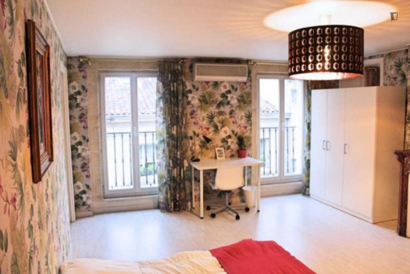 Chambre - 25 m² - 6 pièces
