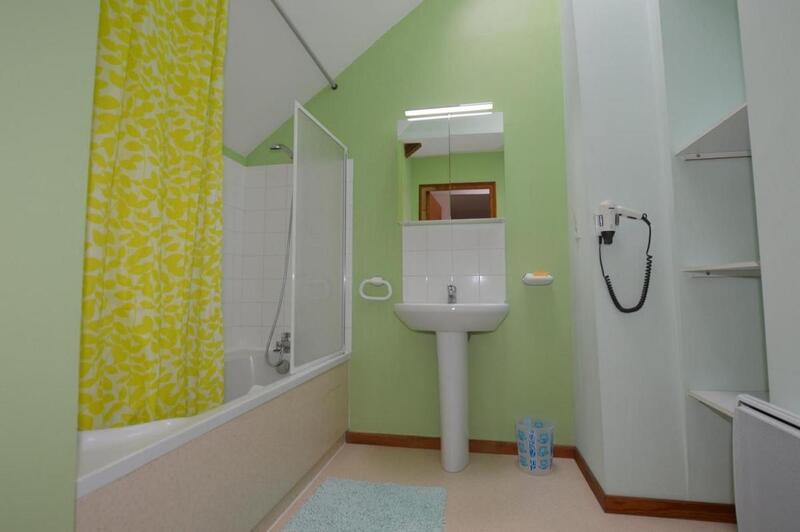 Maison - 203 m² - 9 pièces