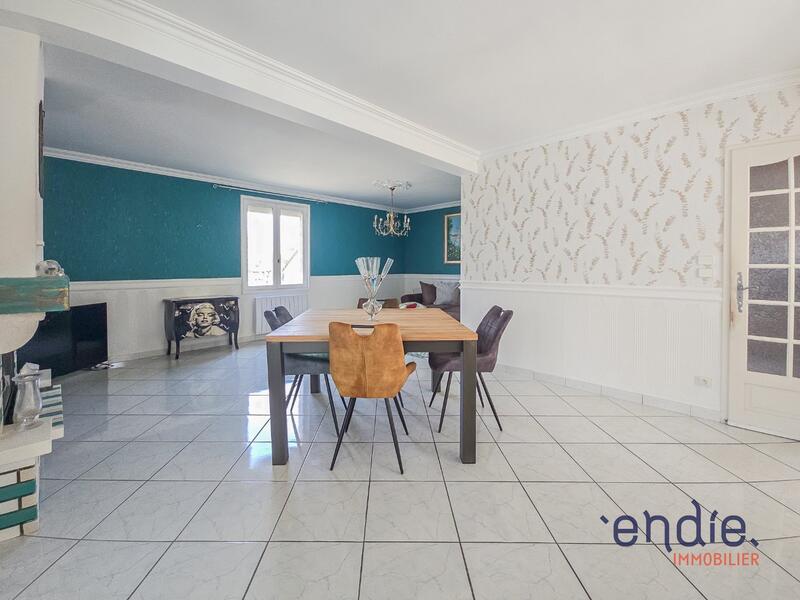 Maison - 220 m² - 7 pièces