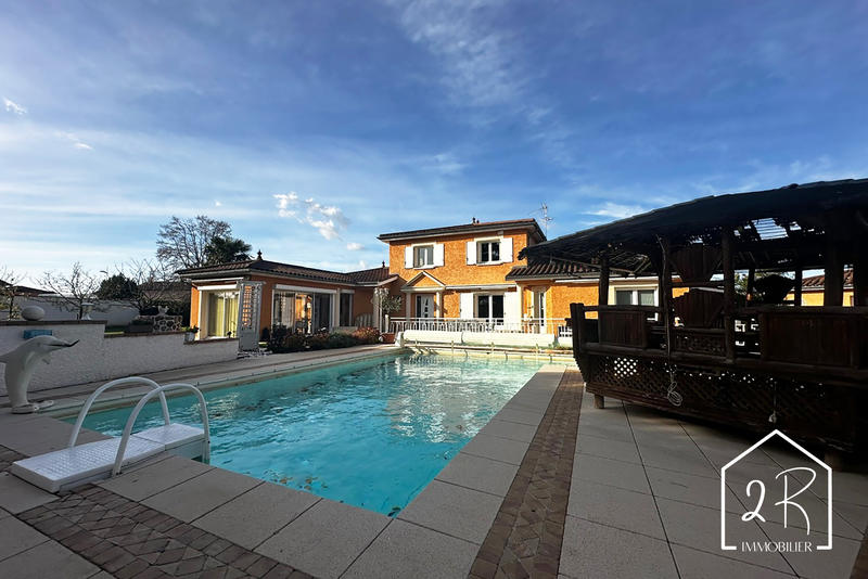 Villa - 253 m² - 10 pièces