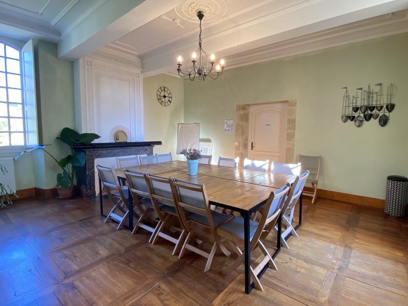 Château - 1 600 m² - 35 pièces